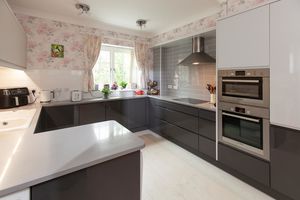 Kitchen- click for photo gallery